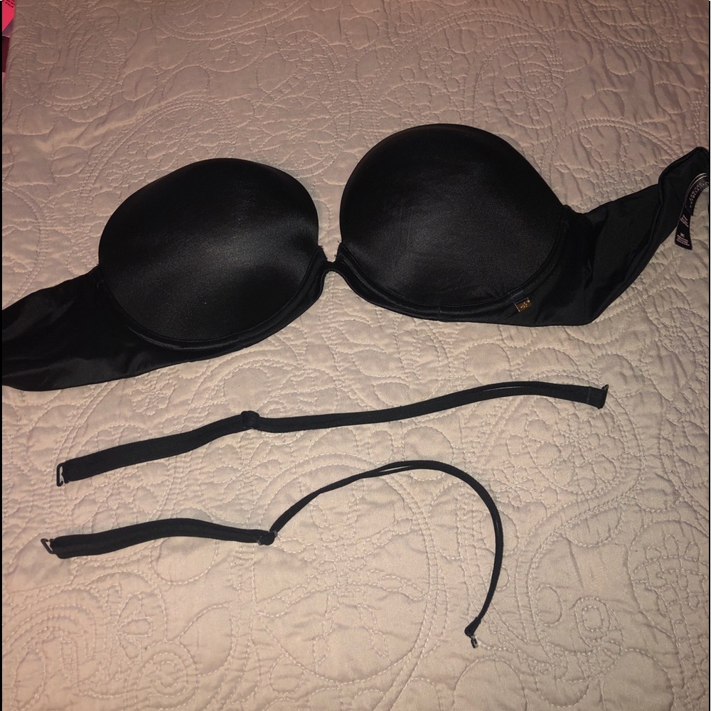 Victoria’s Secret strapless bra